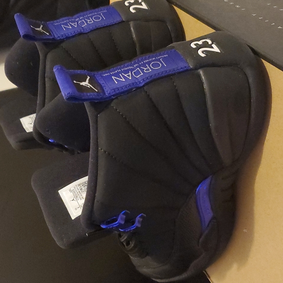 AIR JORDAN 12 RETRO - Picture 7 of 8